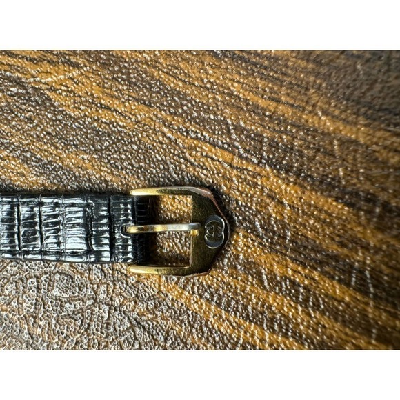 Gucci Women's Croc Embossed Leather Black and Gold Round Watch 4500L with Box - Picture 9 of 11